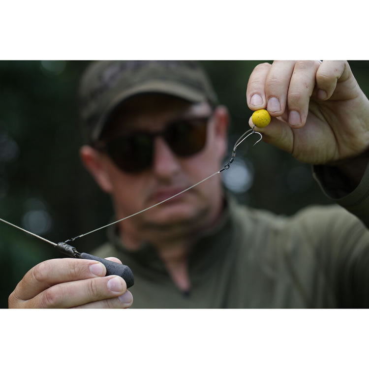 Line Aligner KORDA D-Rig Kicker, Brown, Marime M, pentru Carlige Nr. 4-6, 10buc/pac