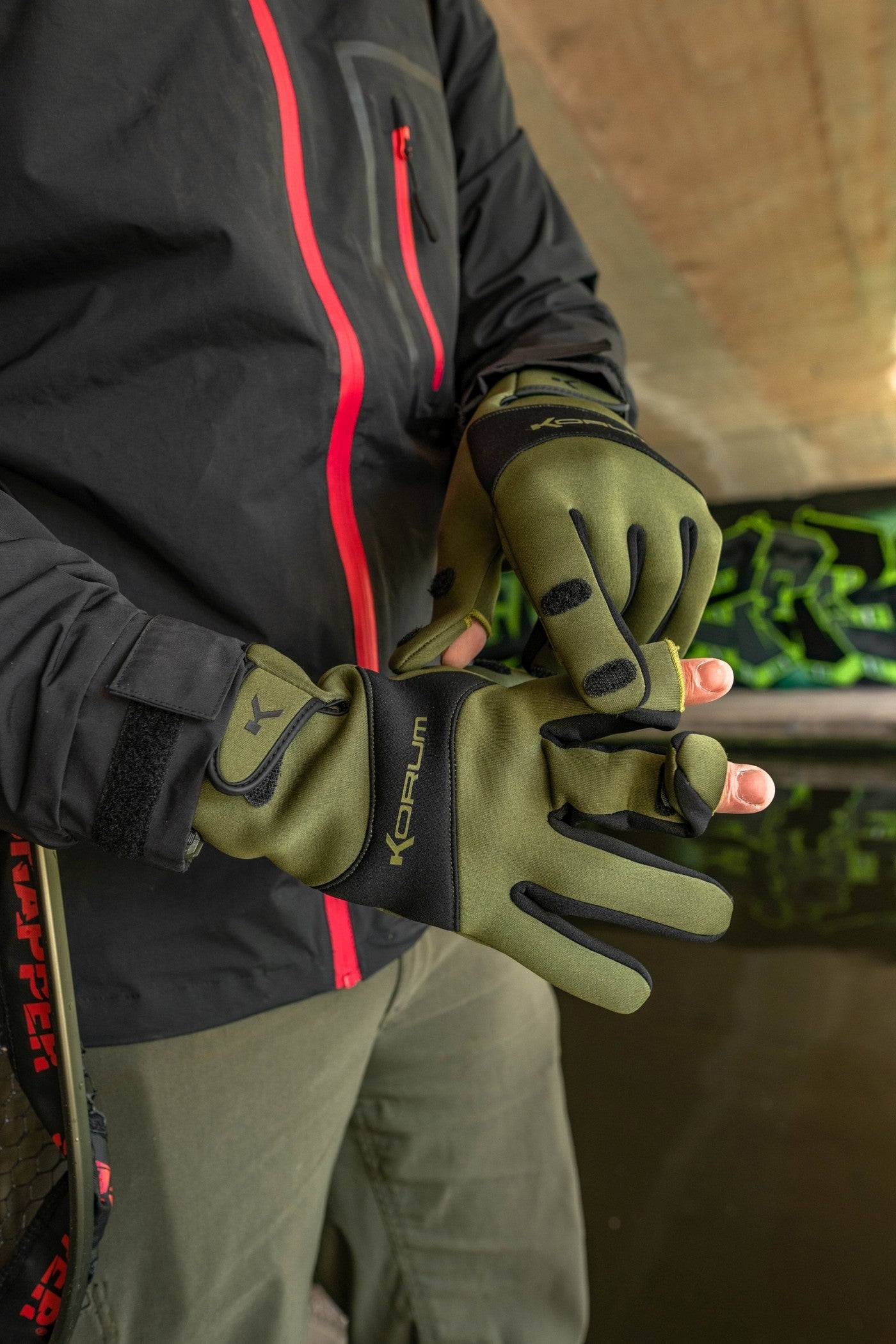 MANUSI KORUM NEOTERIC GLOVES