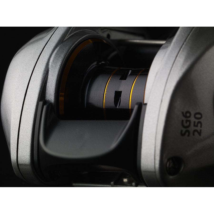MULTIPLICATOR SAVAGE GEAR SG6 BC 250 LH 5+1BB/MXMM/6.6:1