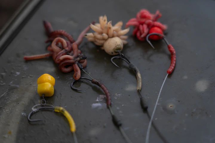 Mansoane ONE MORE CAST Tackle Dazzlers Bloodliner Inturn, Small, 10buc/pac