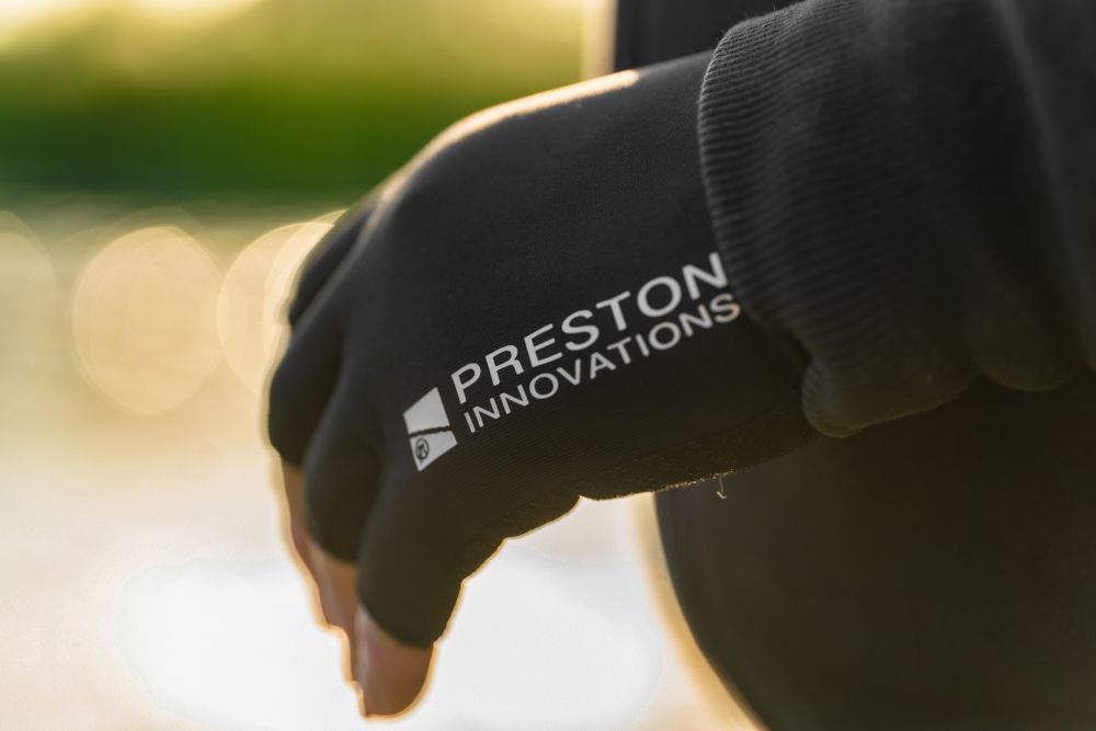 Manusi PRESTON Lightweight Gloves, Small-Medium, Black