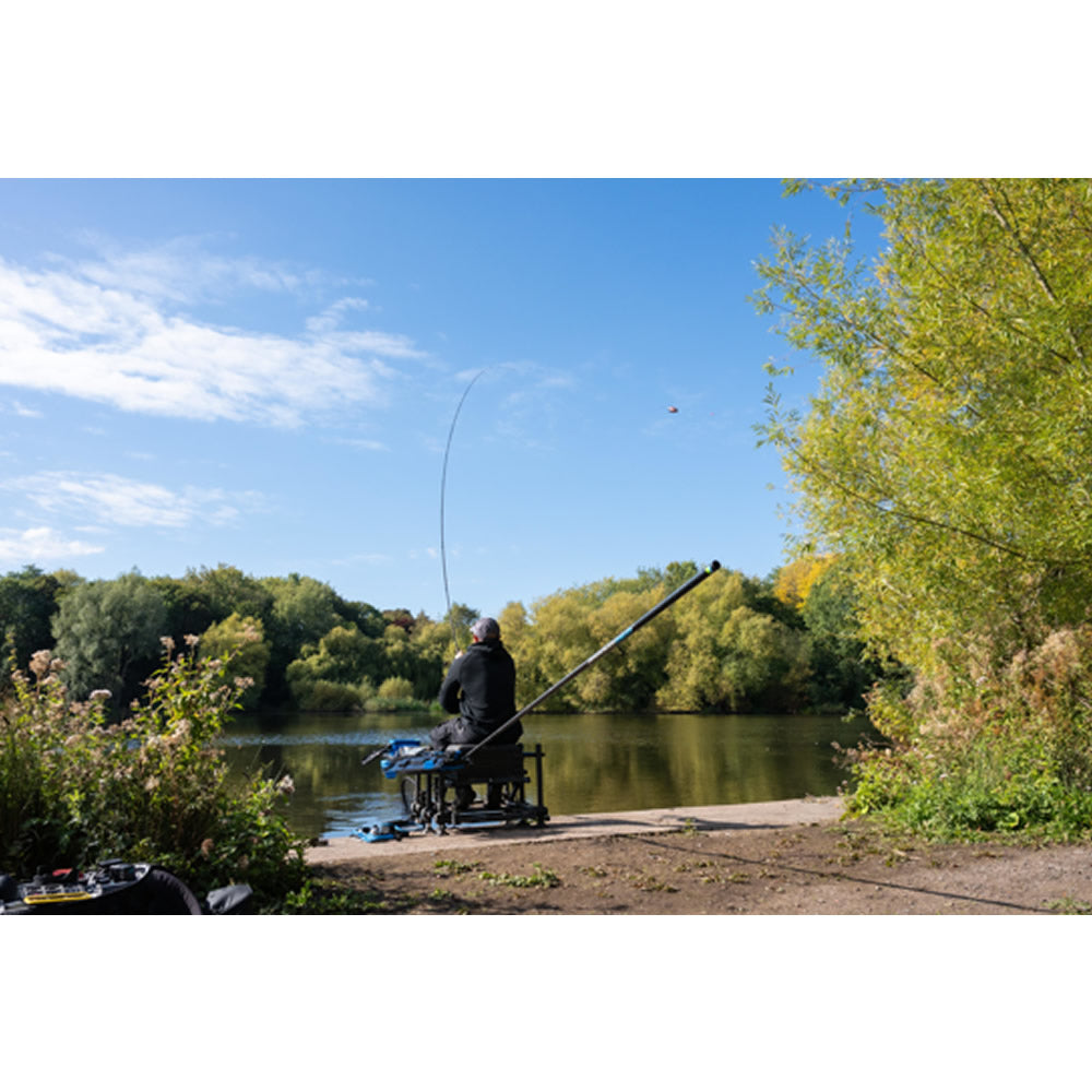 Momitor PRESTON Carp Maggot Feeder Medium 1buc/pac