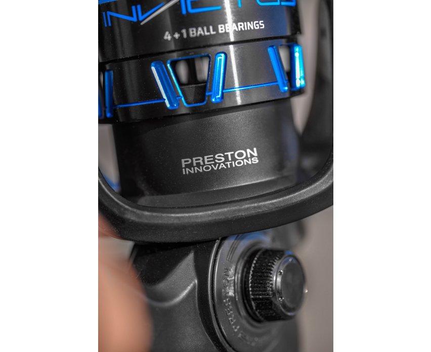 Mulineta PRESTON Invictus Feeder Reel