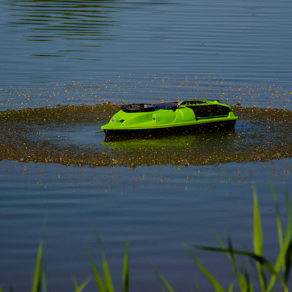 NAVOMODEL PLANTAT ADVANCE BOATS SPREADER 1 ECHIPAT CU SONAR BEAR CREEKS BC201