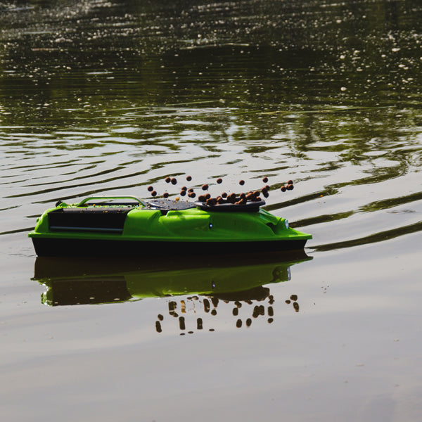 NAVOMODEL PLANTAT ADVANCE BOATS SPREADER 1 ECHIPAT CU SONAR BEAR CREEKS BC201