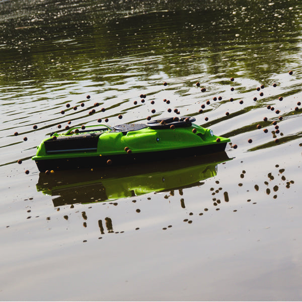 NAVOMODEL PLANTAT ADVANCE BOATS SPREADER 1 ECHIPAT CU SONAR BEAR CREEKS BC201