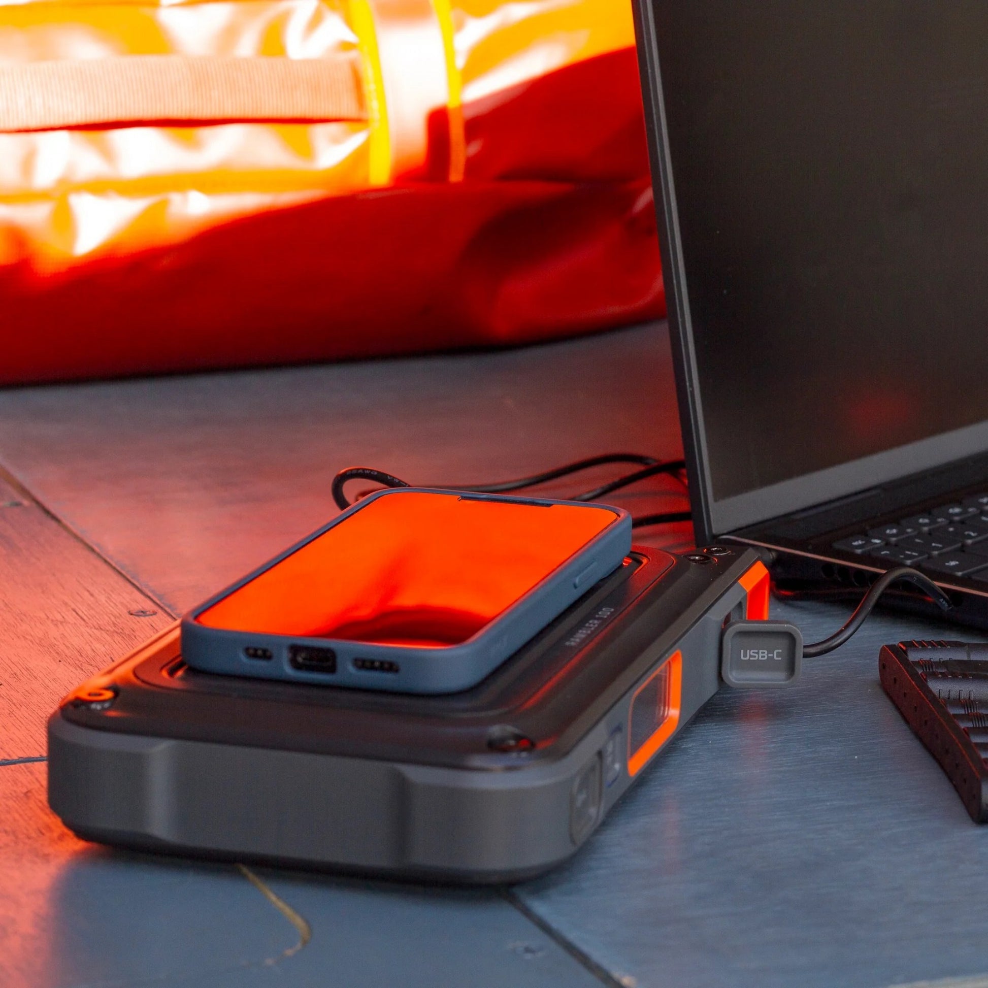 Nebo Rambler PS100 Hand-held, Portable Power Station 26AH,  22.4x13x4.1cm