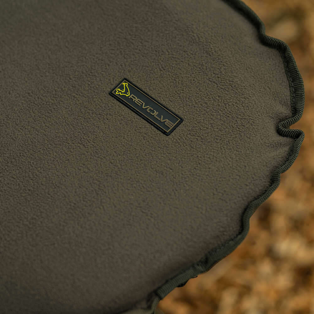 Pat Avid Carp Revolve X Bed 8 picioare 210x90x40cm