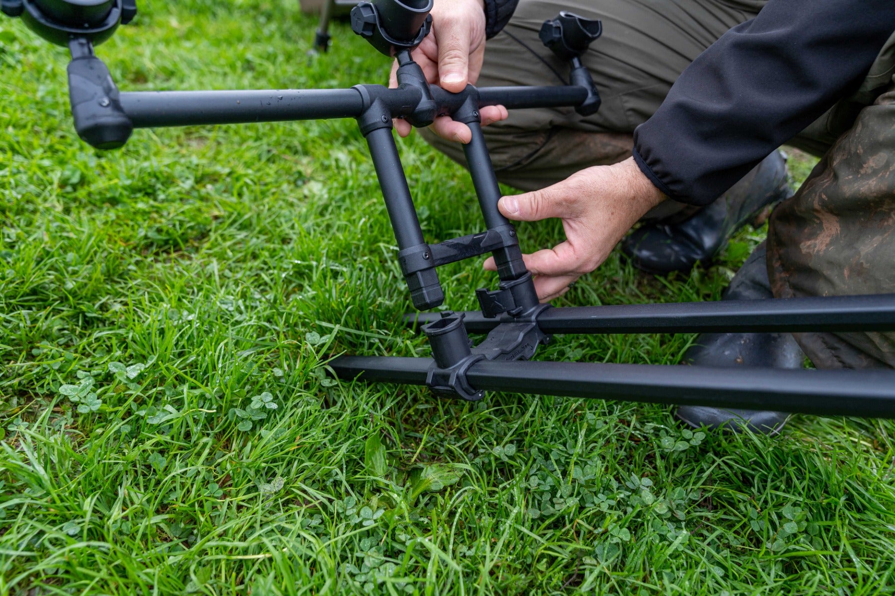 Rod Pod KORUM Deluxe 3 Rod Tripod, 3 Posturi