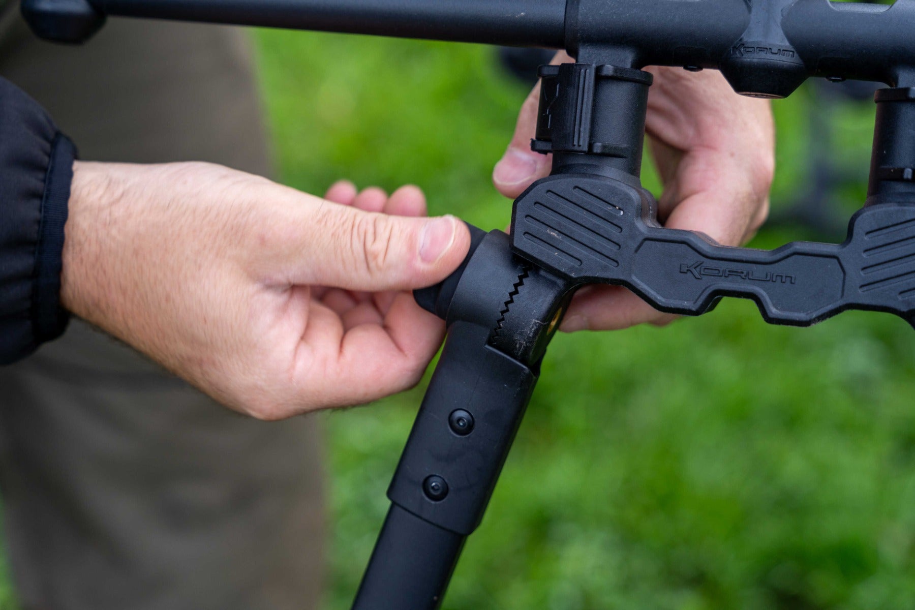 Rod Pod KORUM Deluxe 3 Rod Tripod, 3 Posturi