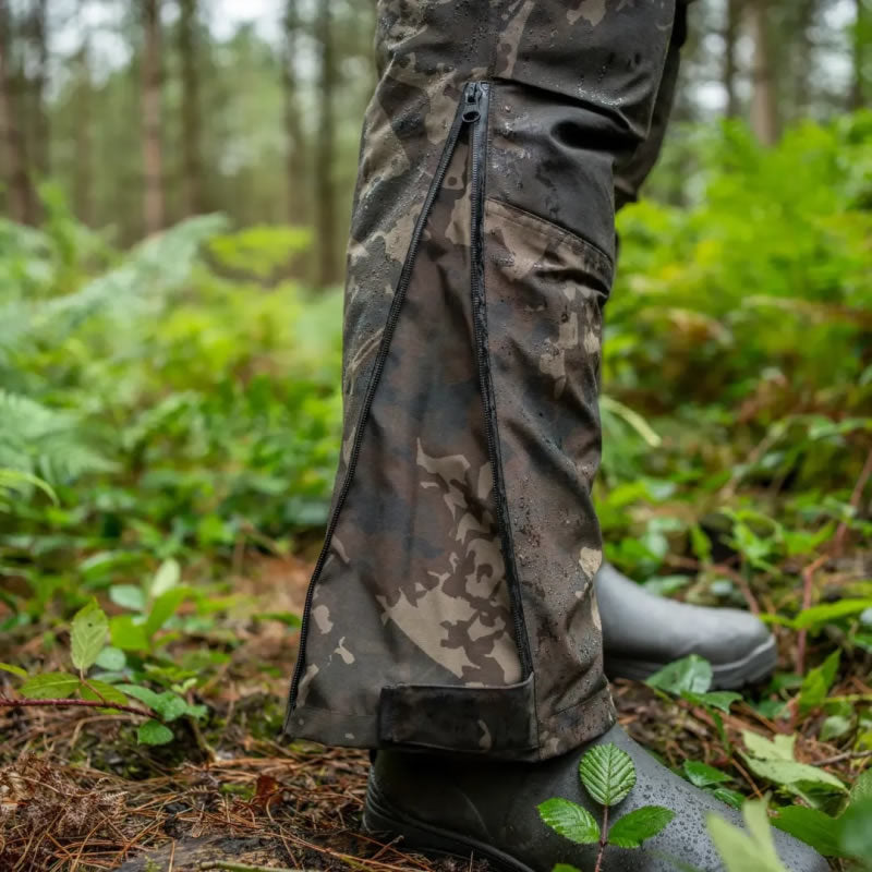 Salopeta NASH ZT Helluva Waterproof Bib and Brace Camo