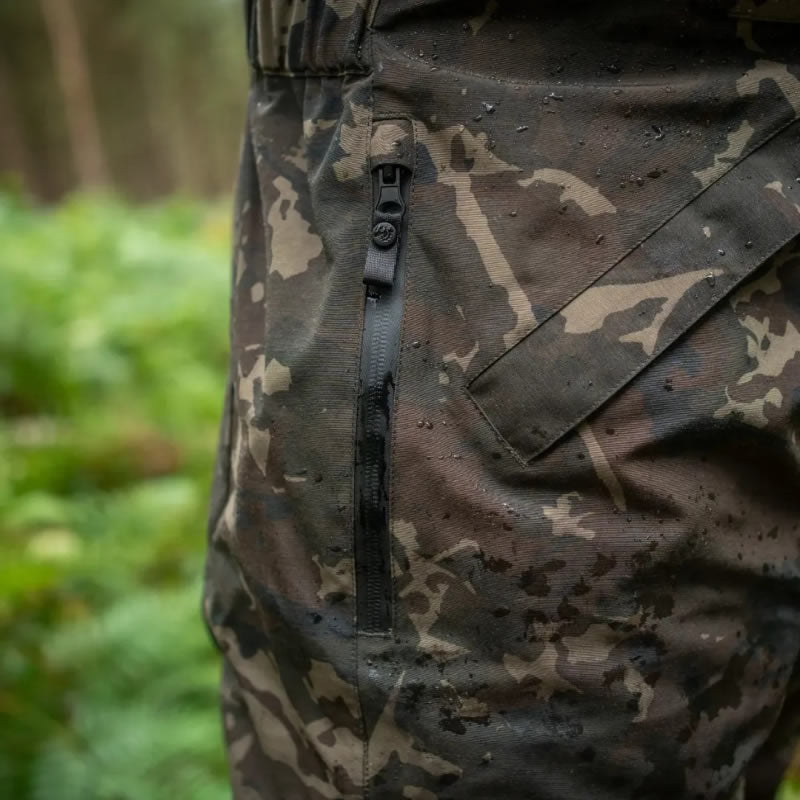 Salopeta NASH ZT Helluva Waterproof Bib and Brace Camo