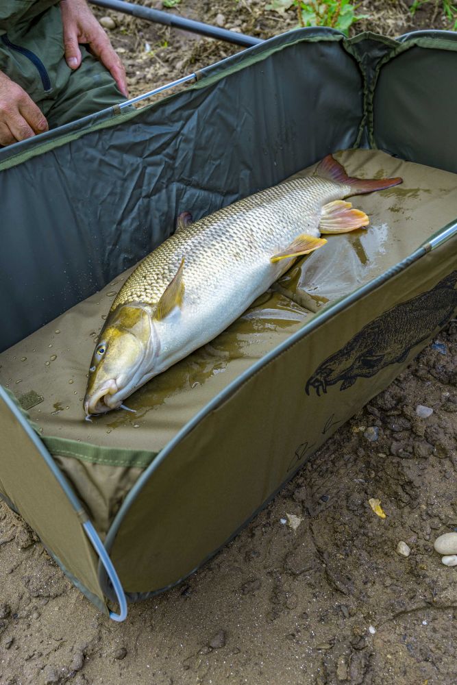Saltea Primire Korum Classic Barbel Fast Mat, 90x40x25cm
