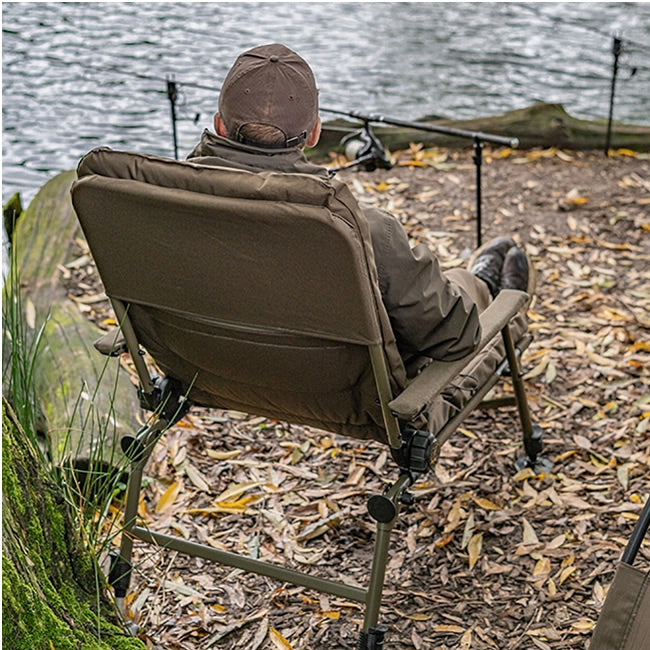 Scaun Avid Carp Benchmark Memory Foam Recliner 60x60x105cm