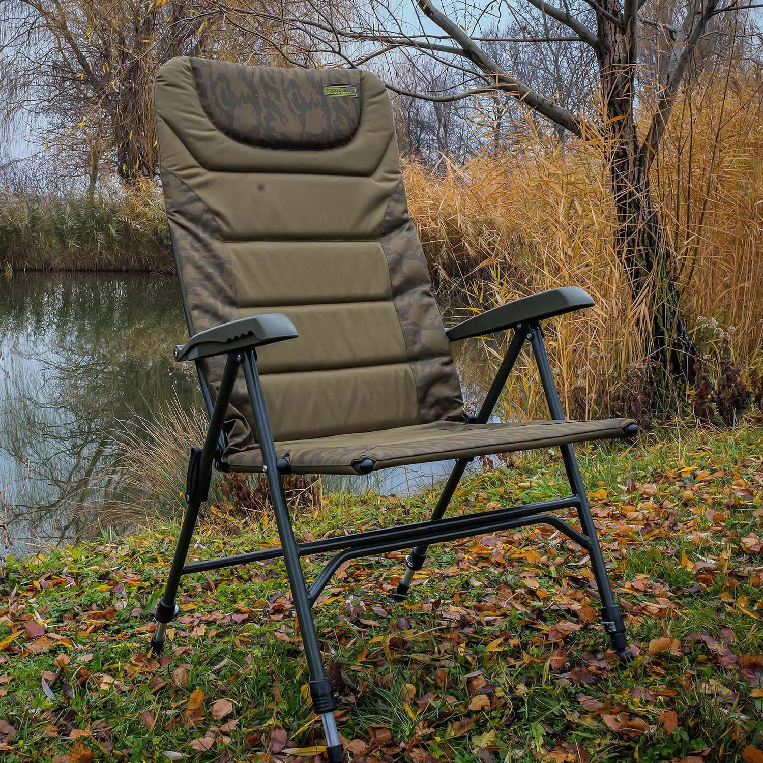 Scaun CARP ACADEMY Deluxxe Camo, 55x45x75cm