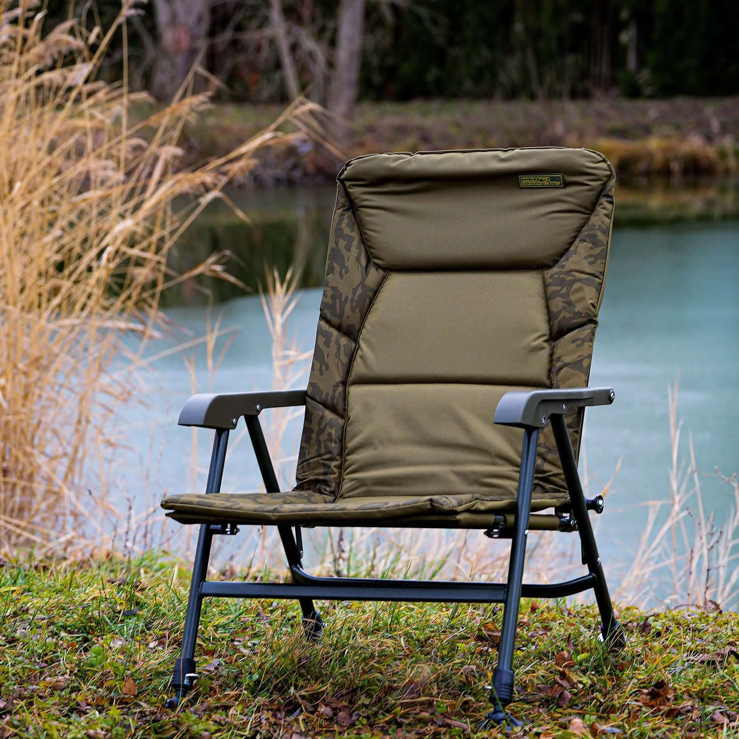 Scaun CARP ACADEMY Luxxus Camo, 50x45x60cm