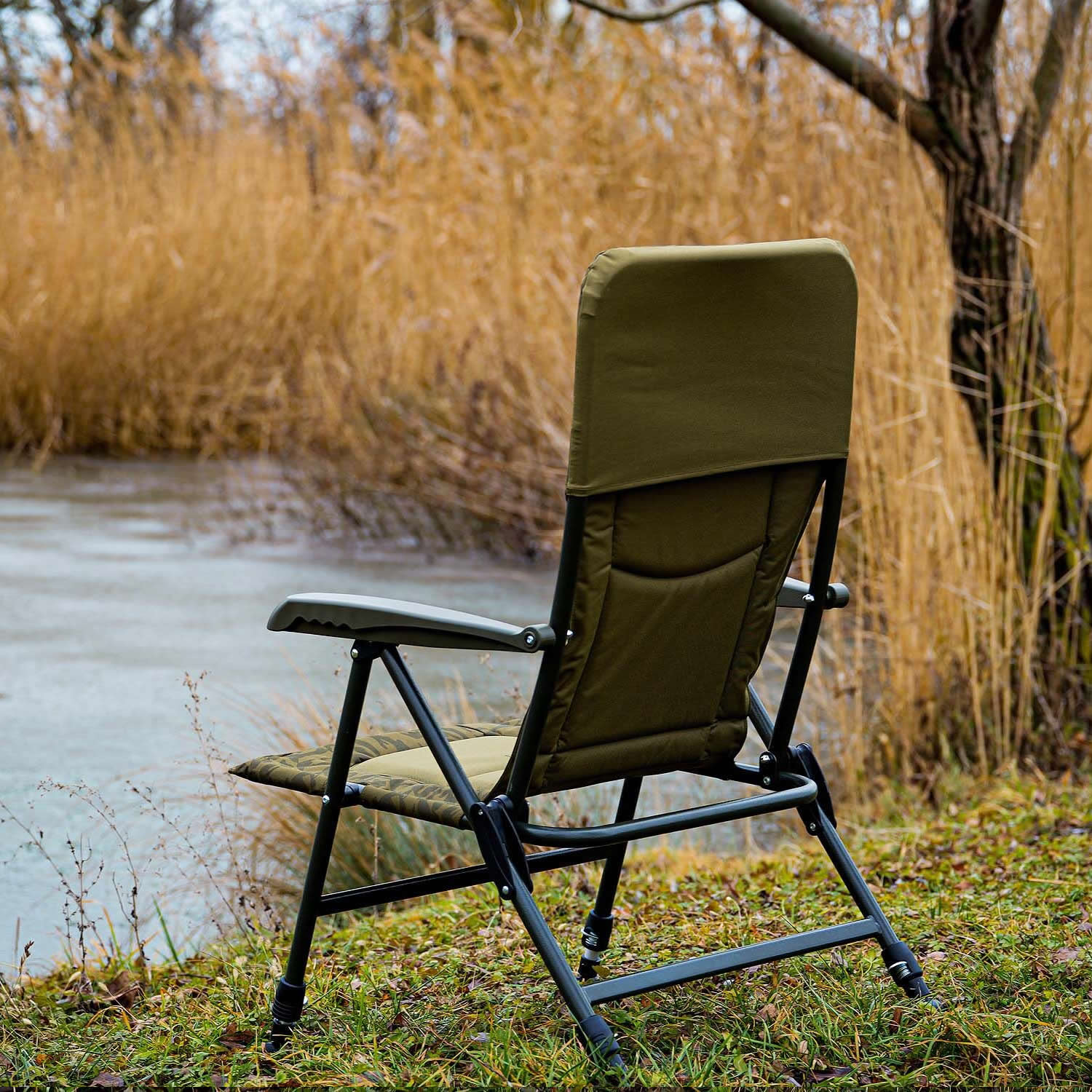 Scaun CARP ACADEMY Quattro Camo, 48x40x60cm
