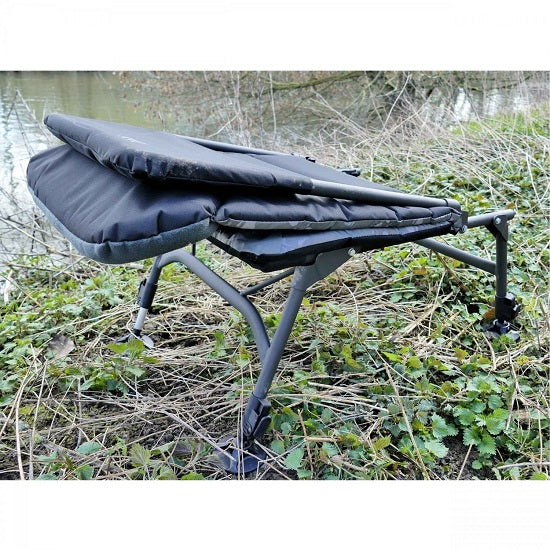 Scaun DAM Madcat Camofish Chair, 56x75x91cm