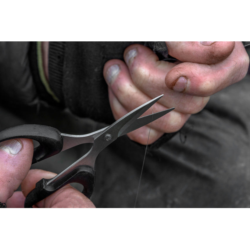 Set Crosete si Foarfeca KORUM Baiting Tool &amp; Scissor Set
