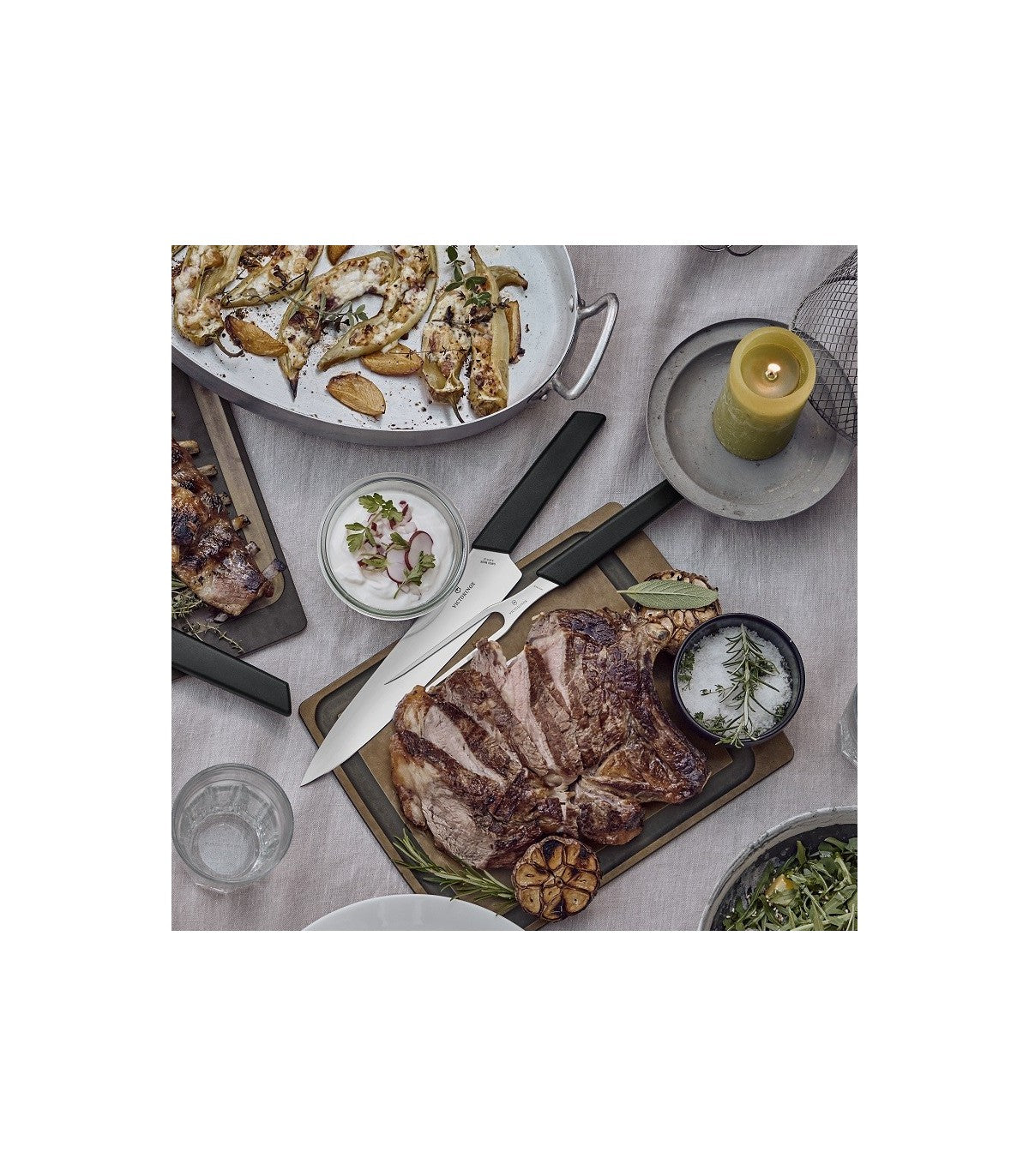 Set Cutit Si Furculita Victorinox Swiss Modern Carving Set, Lama 22cm, Negru