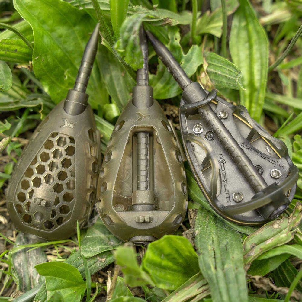 Set KORUM Camo Feeder Pack, 3 Momitoare 30g + Matrita