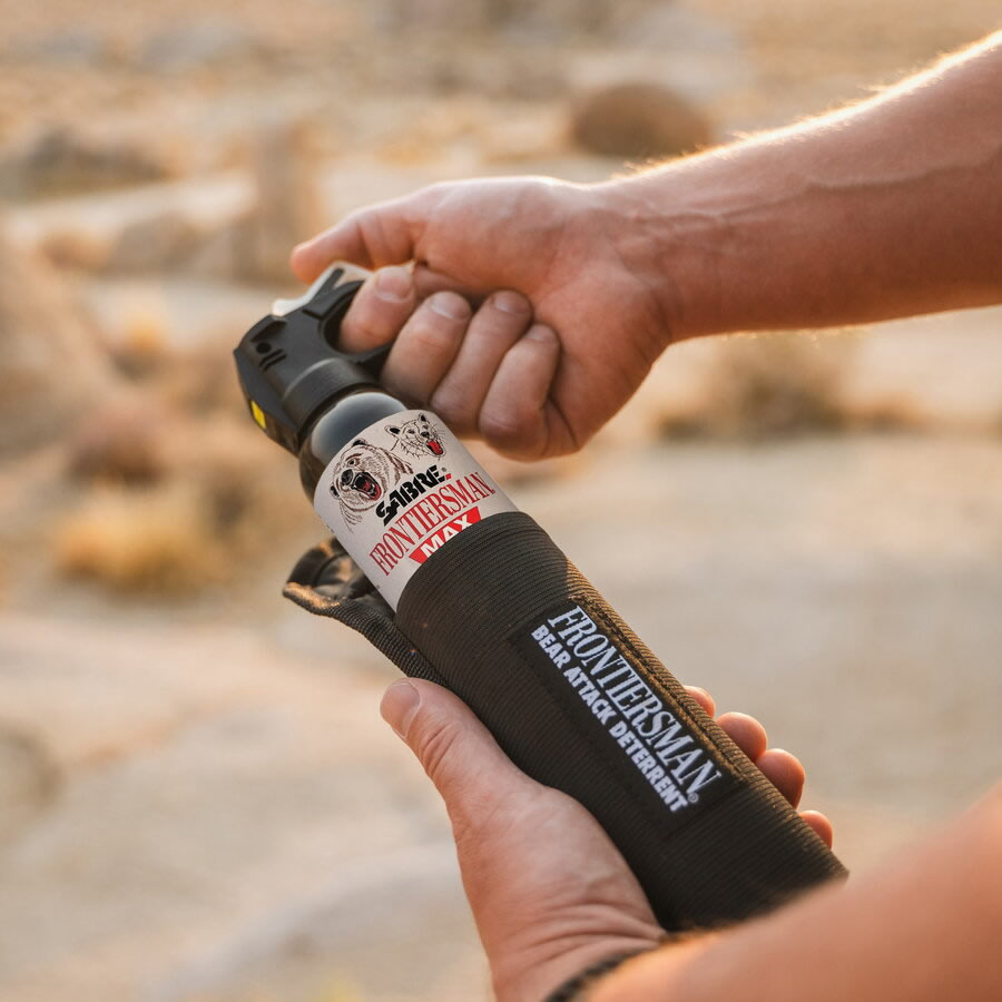 Spray Autoaparare + Husa SABRE Frontiersman Anti-Urs, 272ml, Distanta Pulverizare 12m