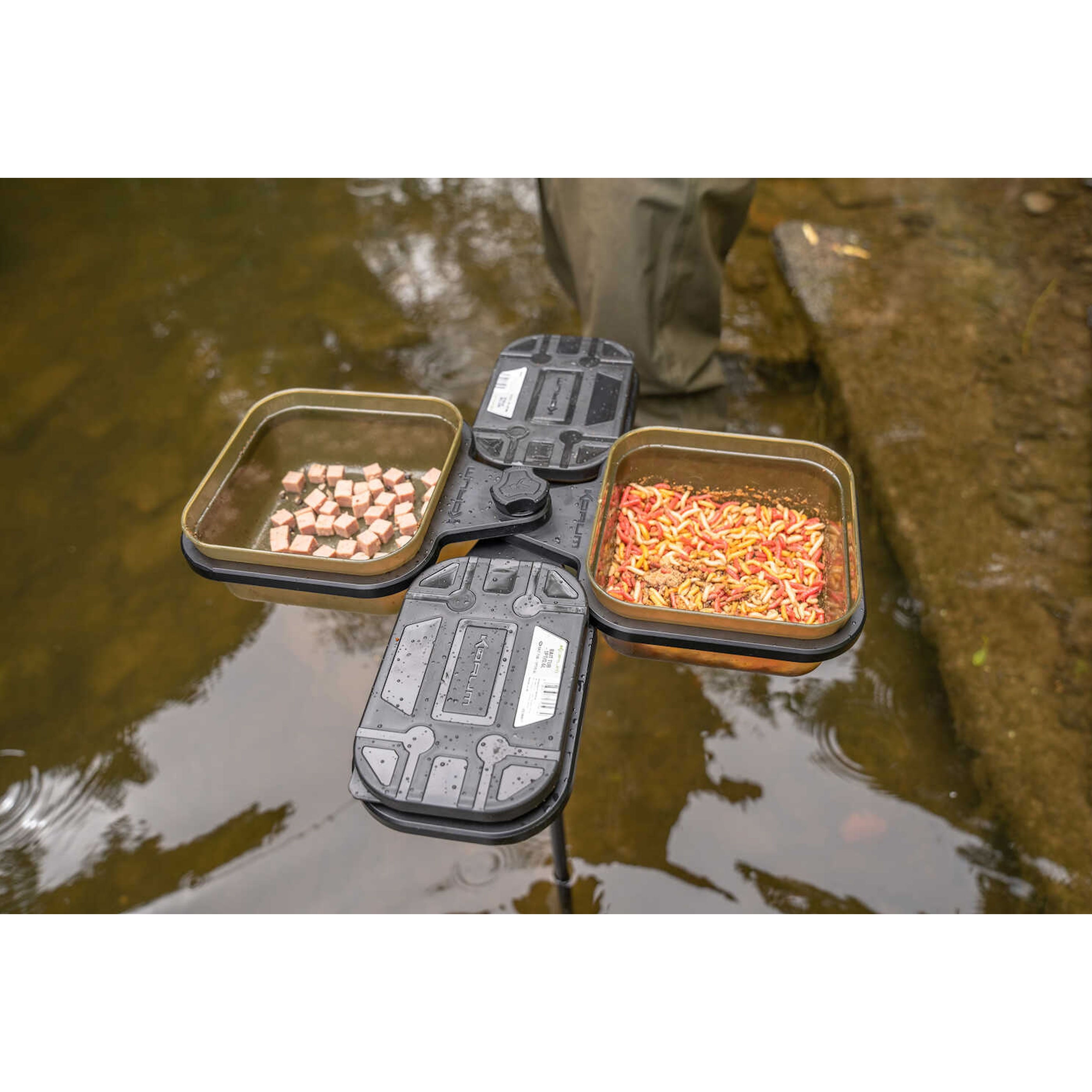 Suport + Cutii Momeala Korum Compact Bait Waiter Set