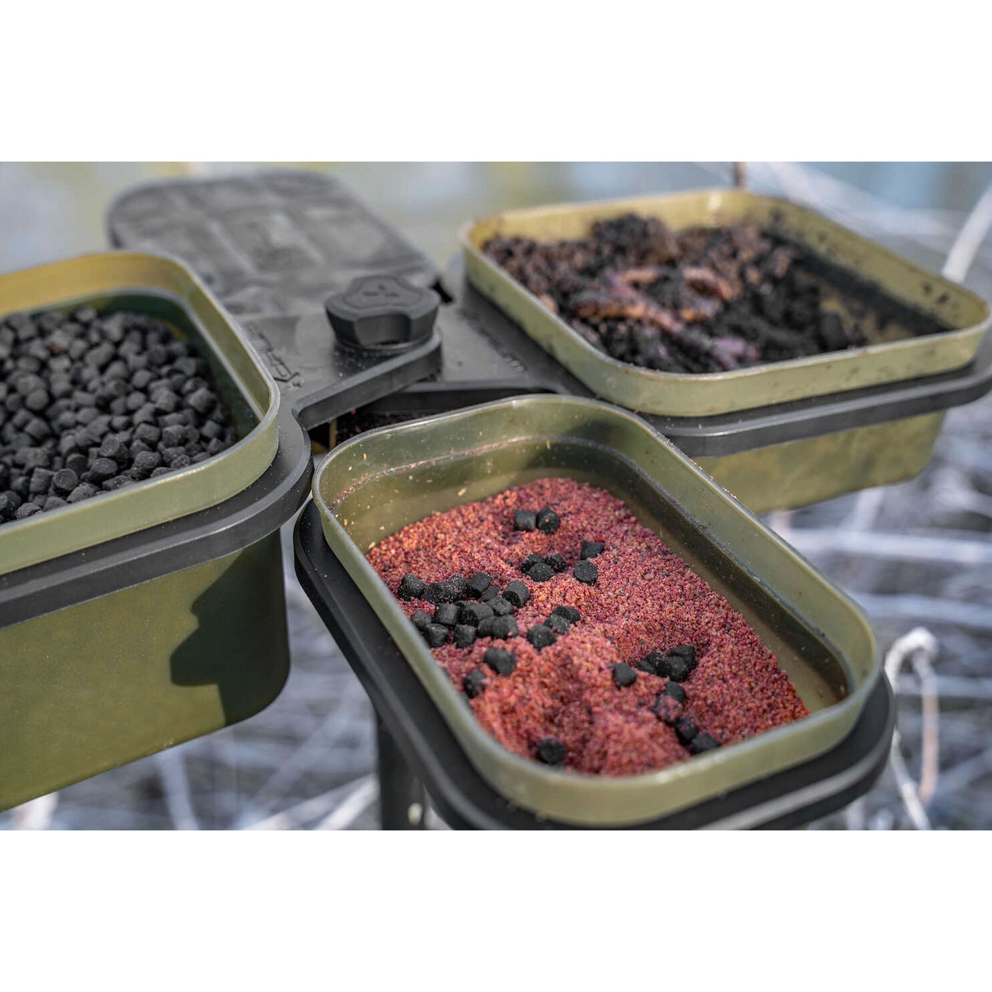 Suport + Cutii Momeala Korum Compact Bait Waiter Set