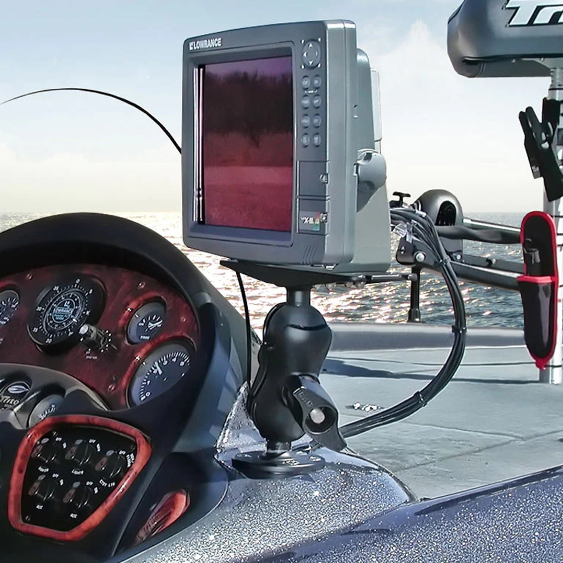 Suport Sonar RAM Mounts Large Marine Electronics Mount - D Size Short