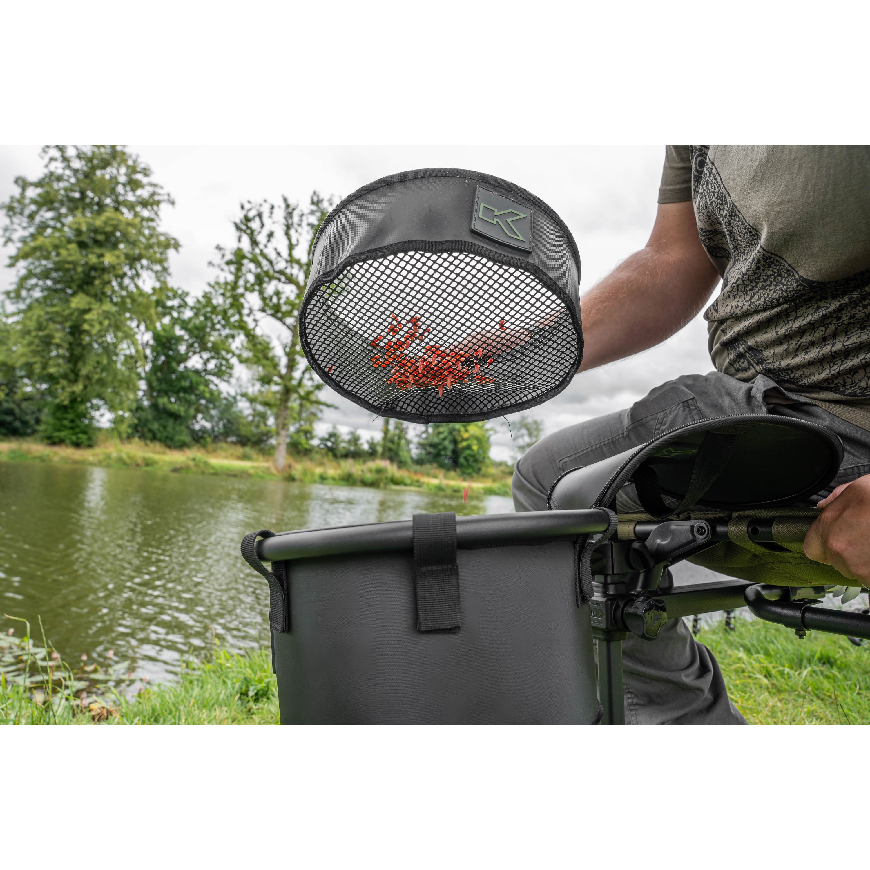 Suport cu Bac Nada KORUM Any Chair EVA Bowl &amp; Riddle