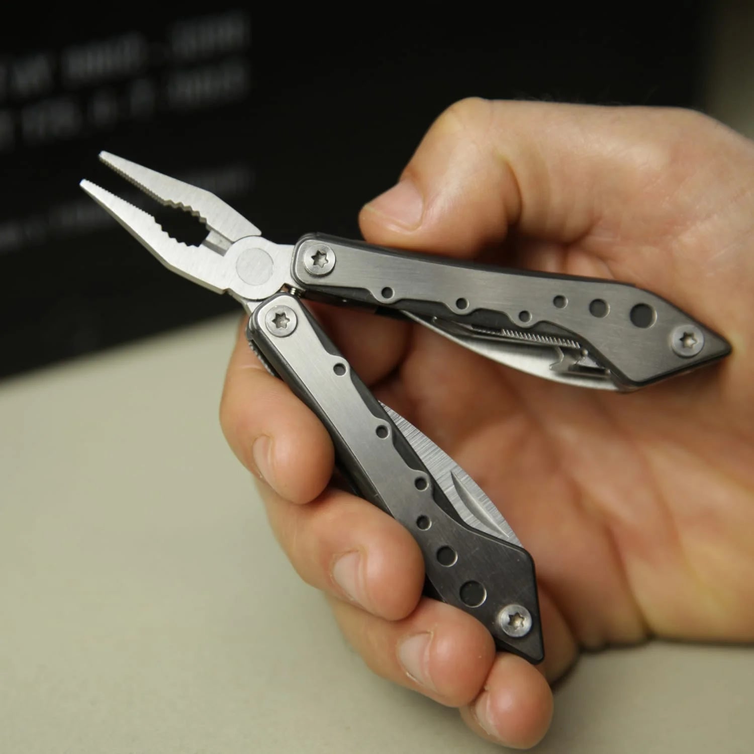 Unealta Multifunctionala TRUE UTILITY Mini Multi, 420 Steel